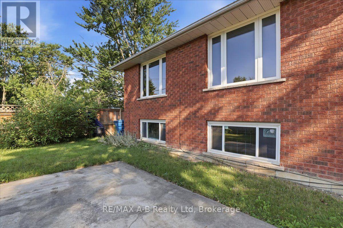 15 RAILWAY STREET - Image 43