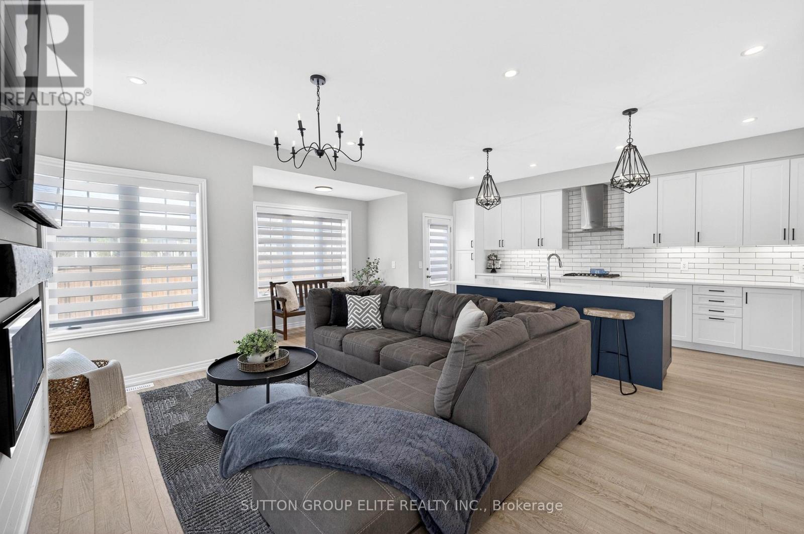 95 ELLIOT AVENUE W - 18