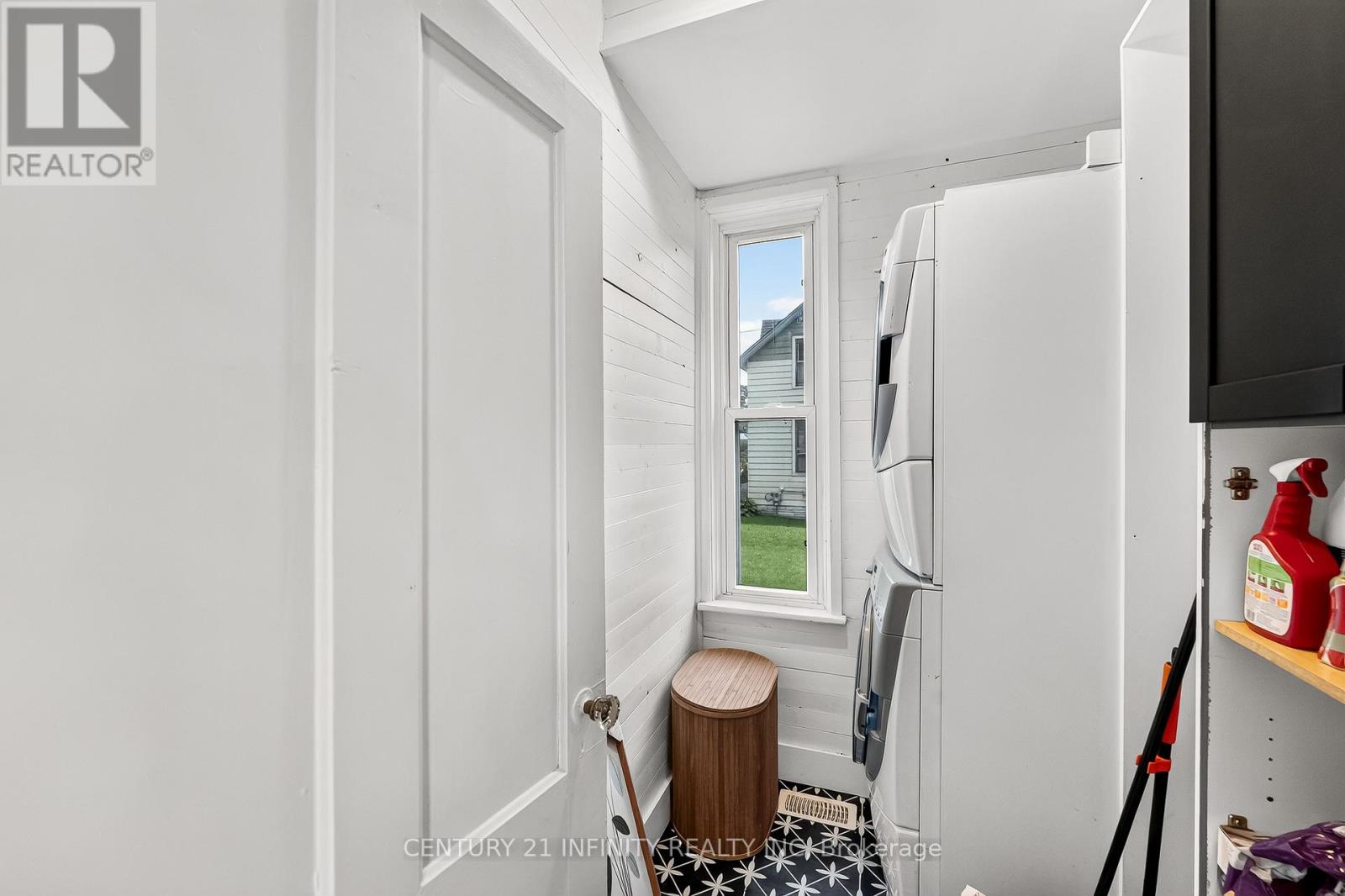 13 MAIN STREET - Image 18
