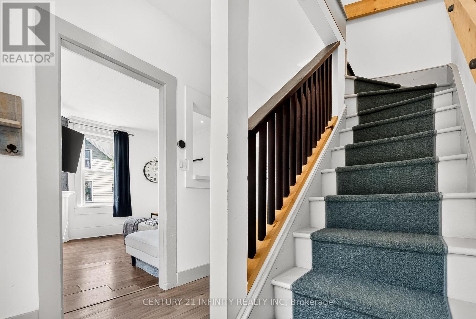 13 MAIN STREET - Image 19