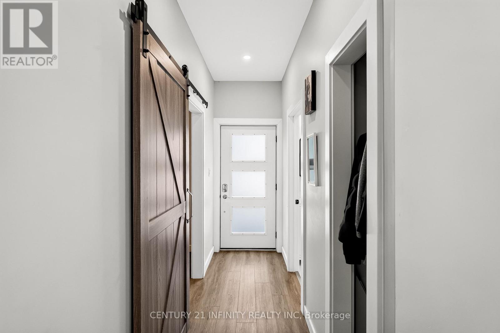 13 MAIN STREET - Image 31