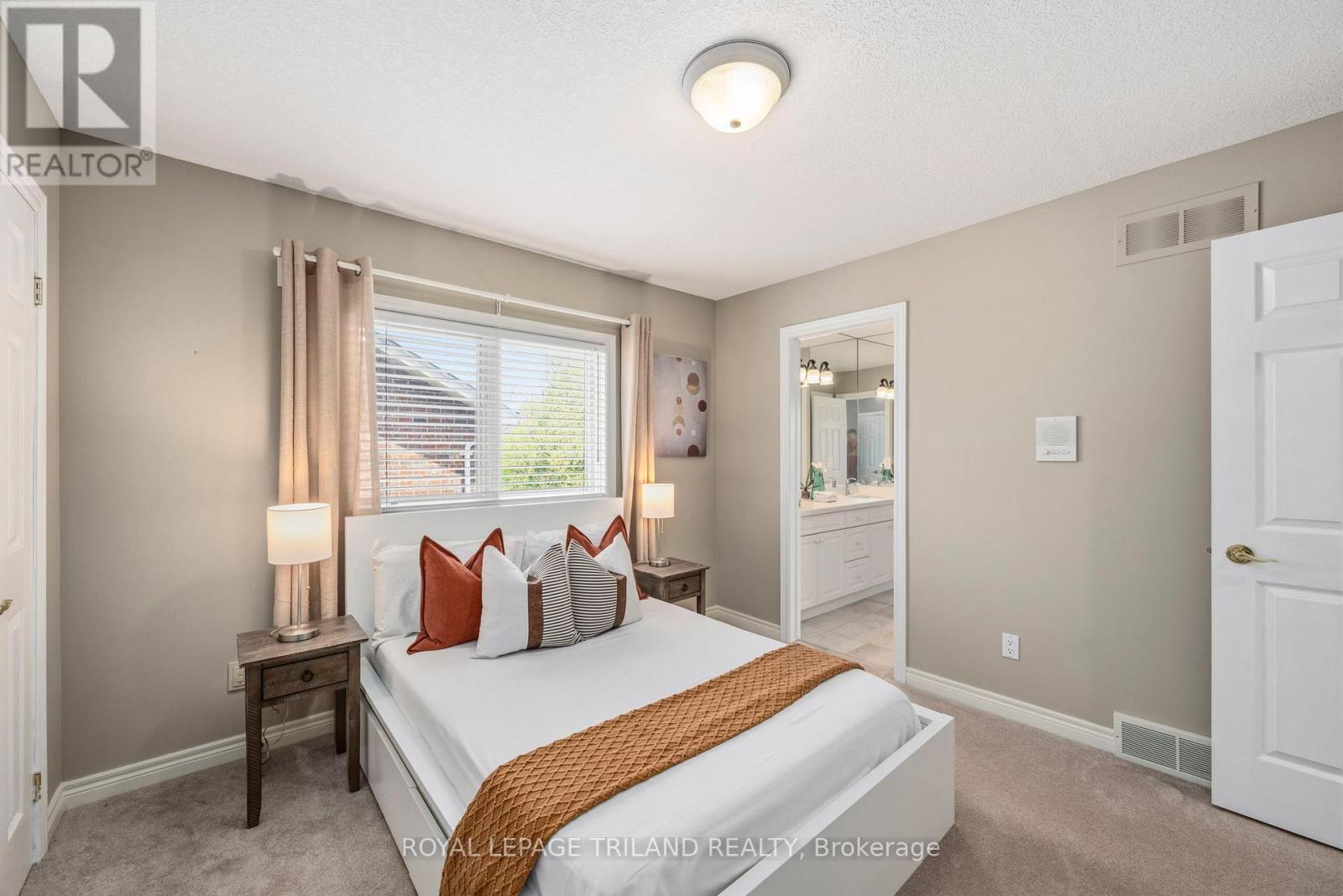 56 GLENRIDGE CRESCENT - Image 29