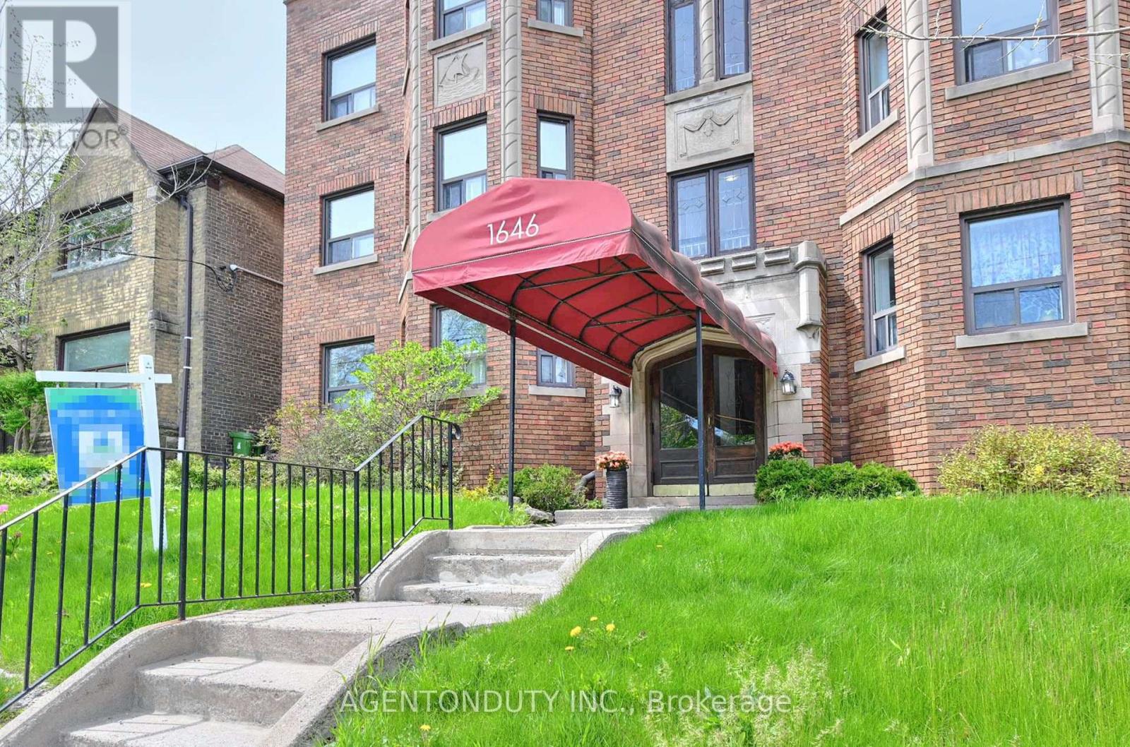 #17 1646 BATHURST STREET - 2