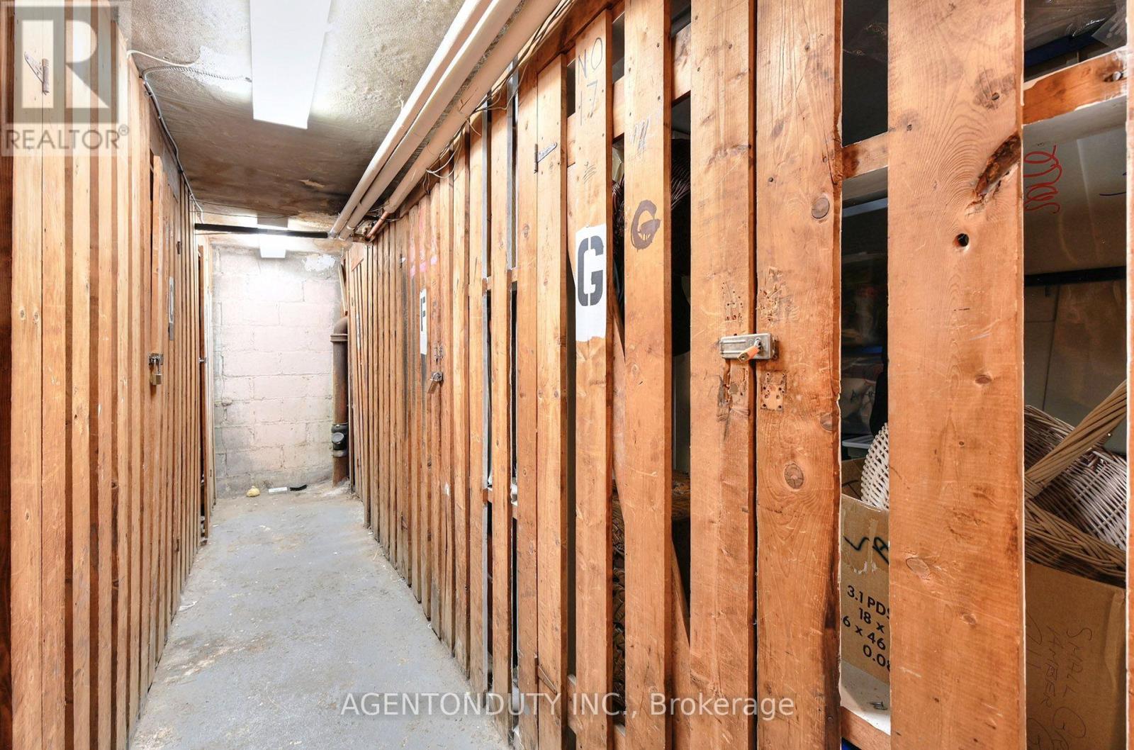 #17 1646 BATHURST STREET - 21