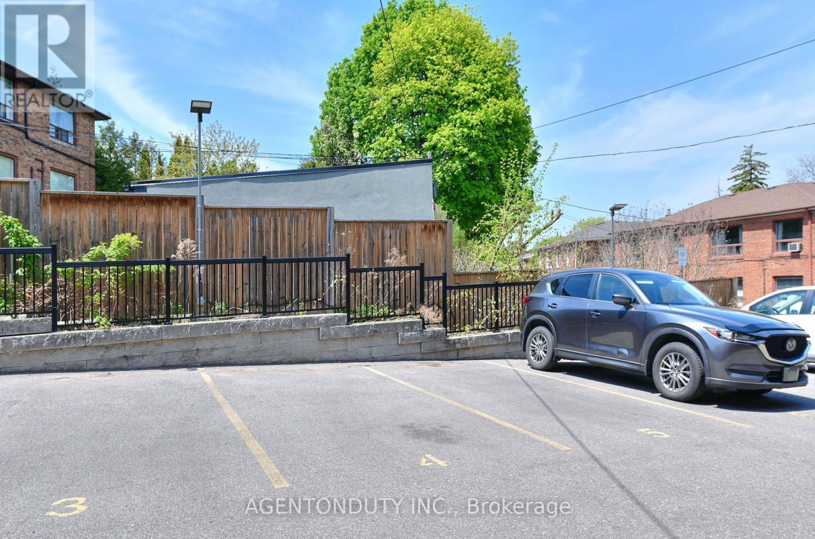 #17 1646 BATHURST STREET - 23