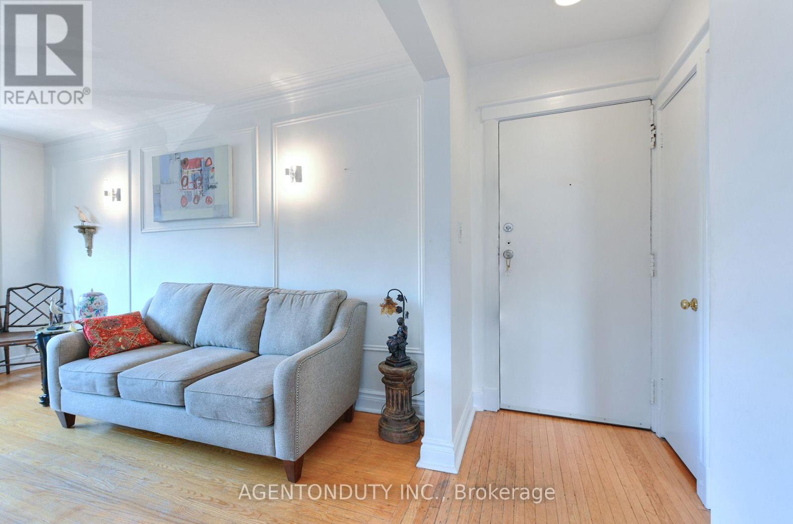 #17 1646 BATHURST STREET - 4