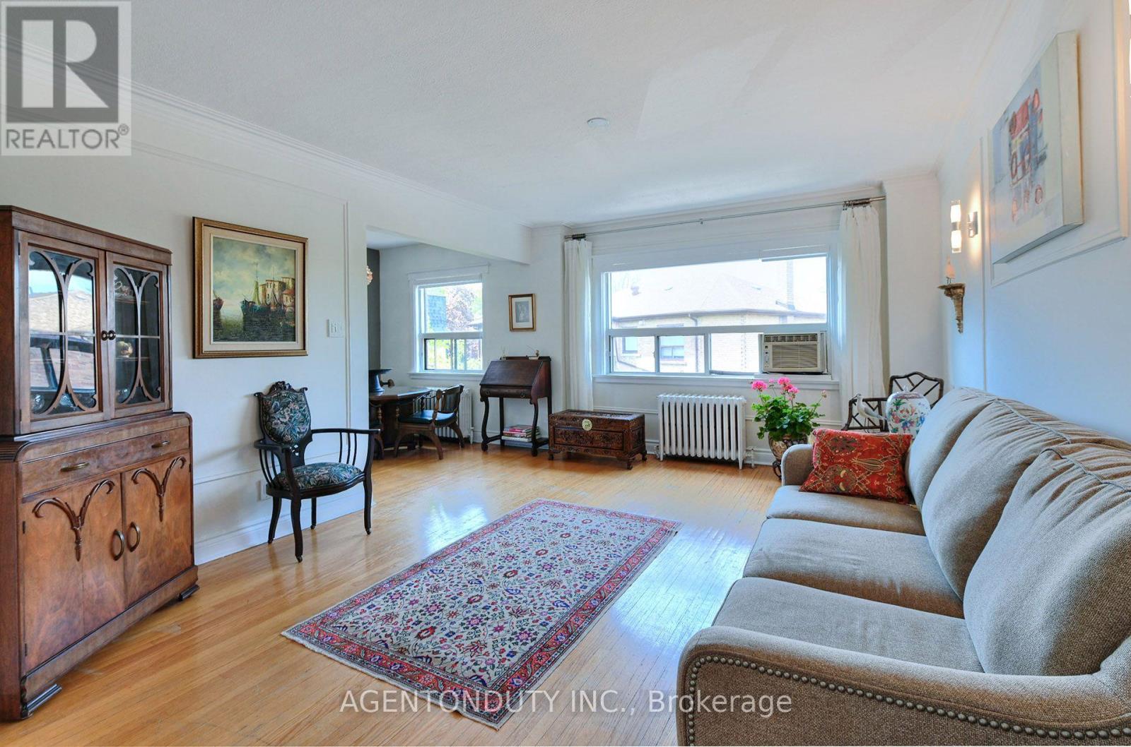 #17 1646 BATHURST STREET - 5