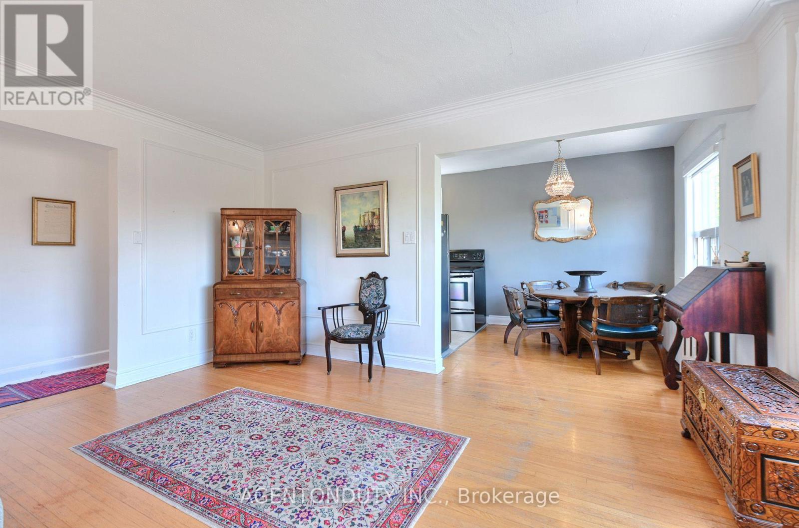 #17 1646 BATHURST STREET - 8