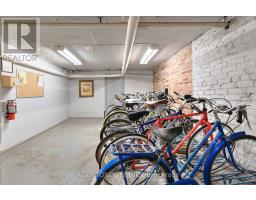 17 - 1646 Bathurst Street, Toronto, ON M5P3J7 Photo 24