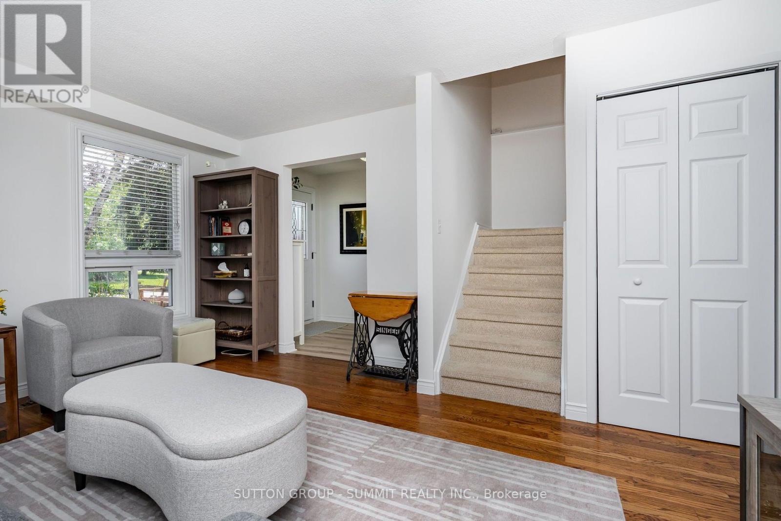 306 OAKWOOD COURT - 10