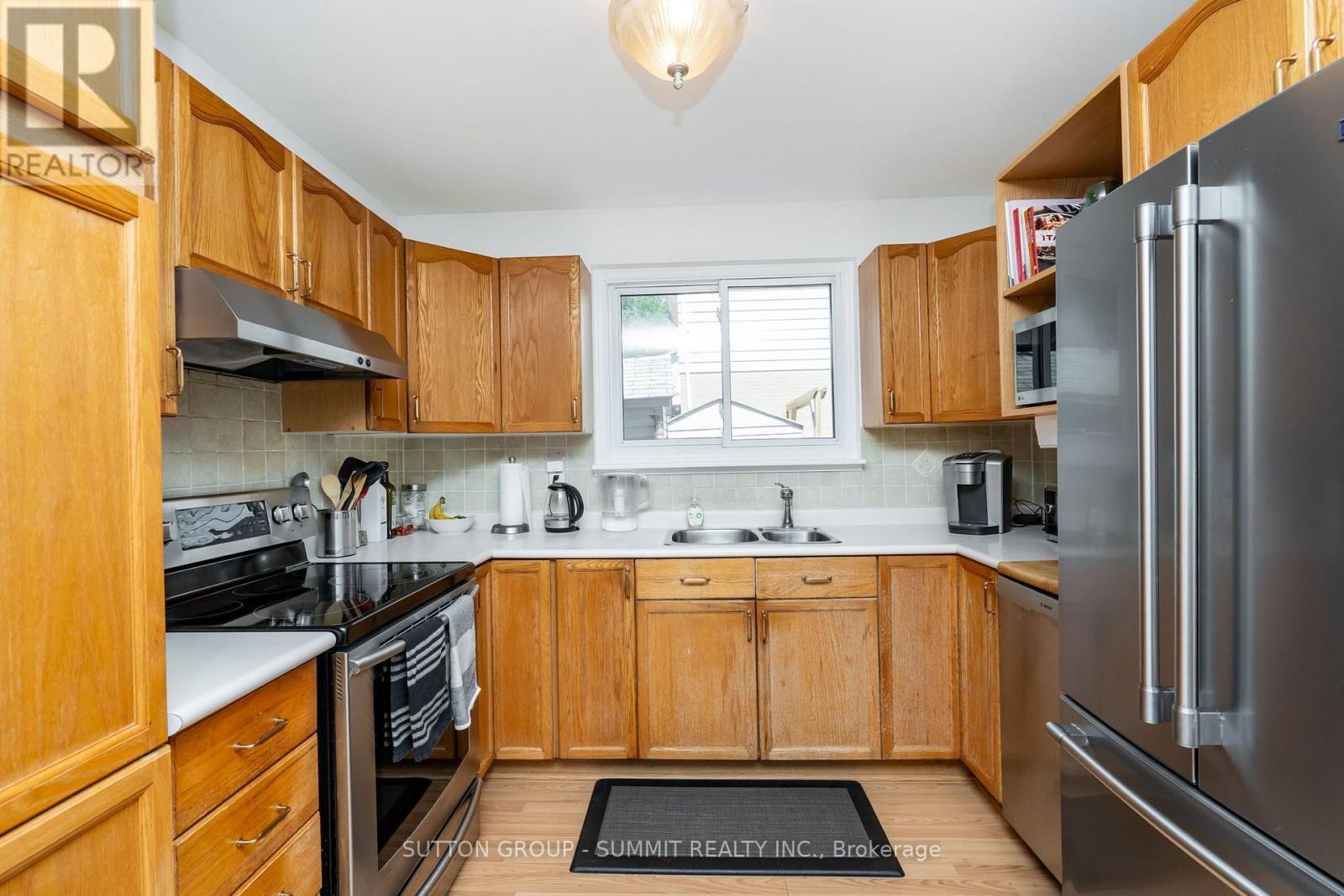 306 OAKWOOD COURT - 13