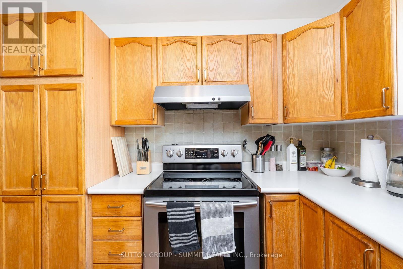 306 OAKWOOD COURT - 14