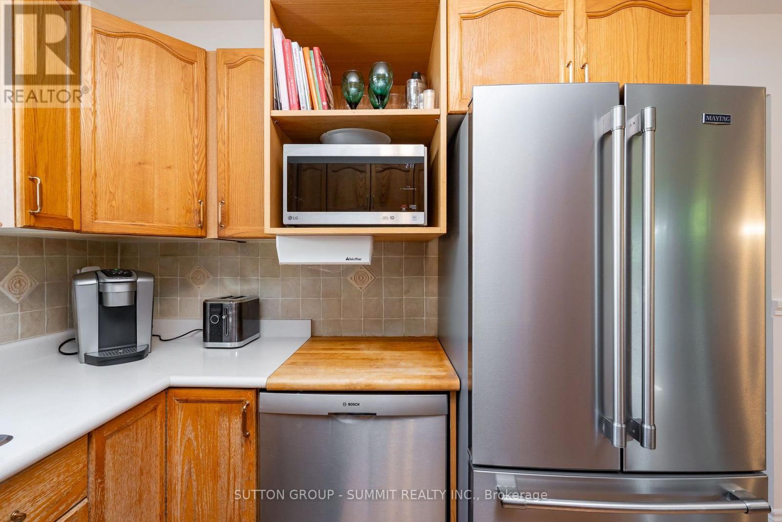 306 OAKWOOD COURT - 15