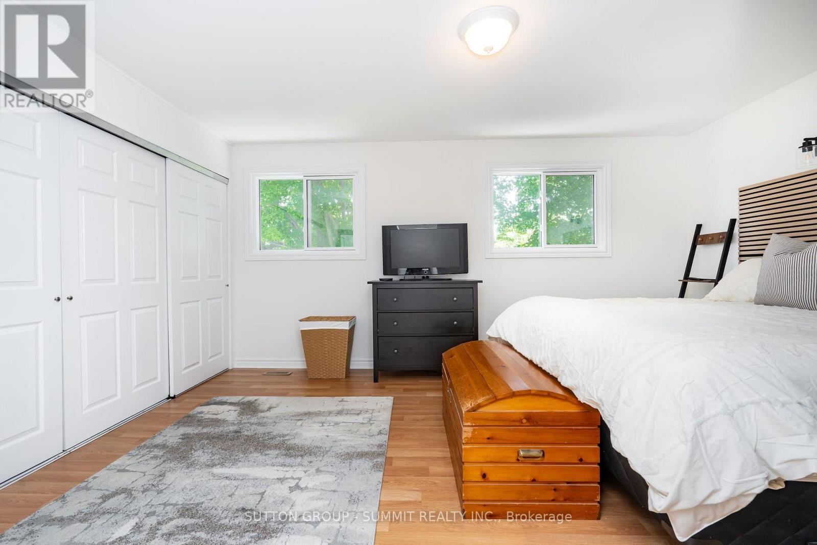 306 OAKWOOD COURT - 18