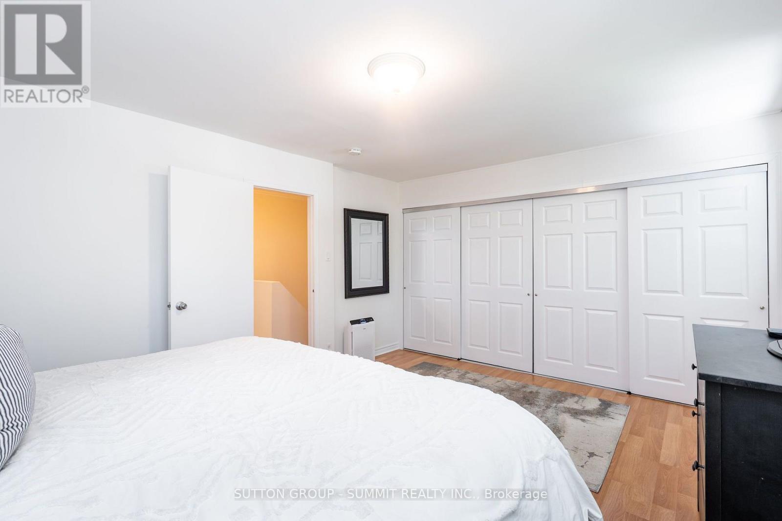 306 OAKWOOD COURT - 20