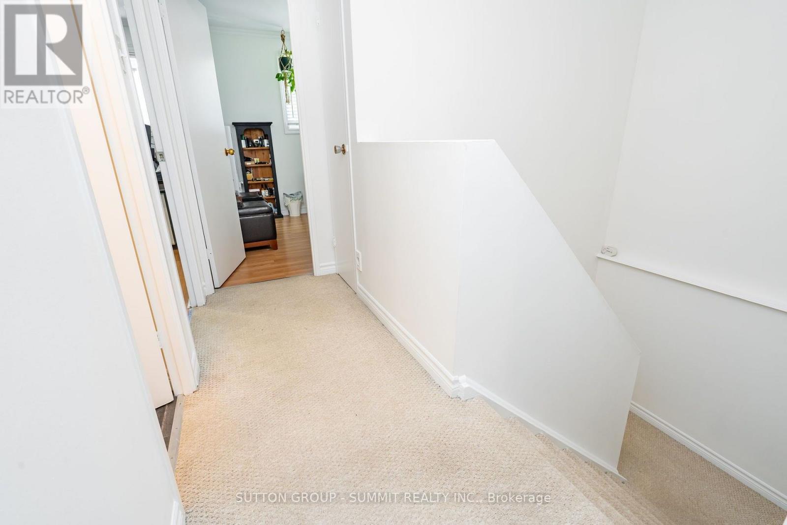 306 OAKWOOD COURT - 22