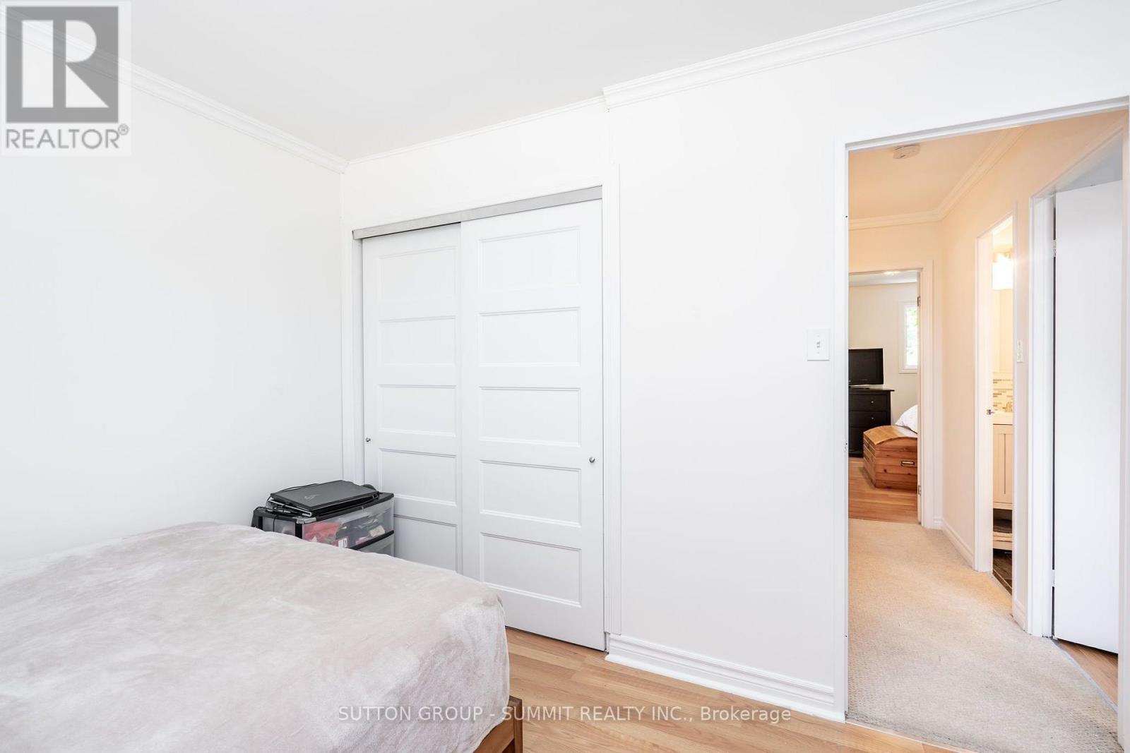 306 OAKWOOD COURT - 25