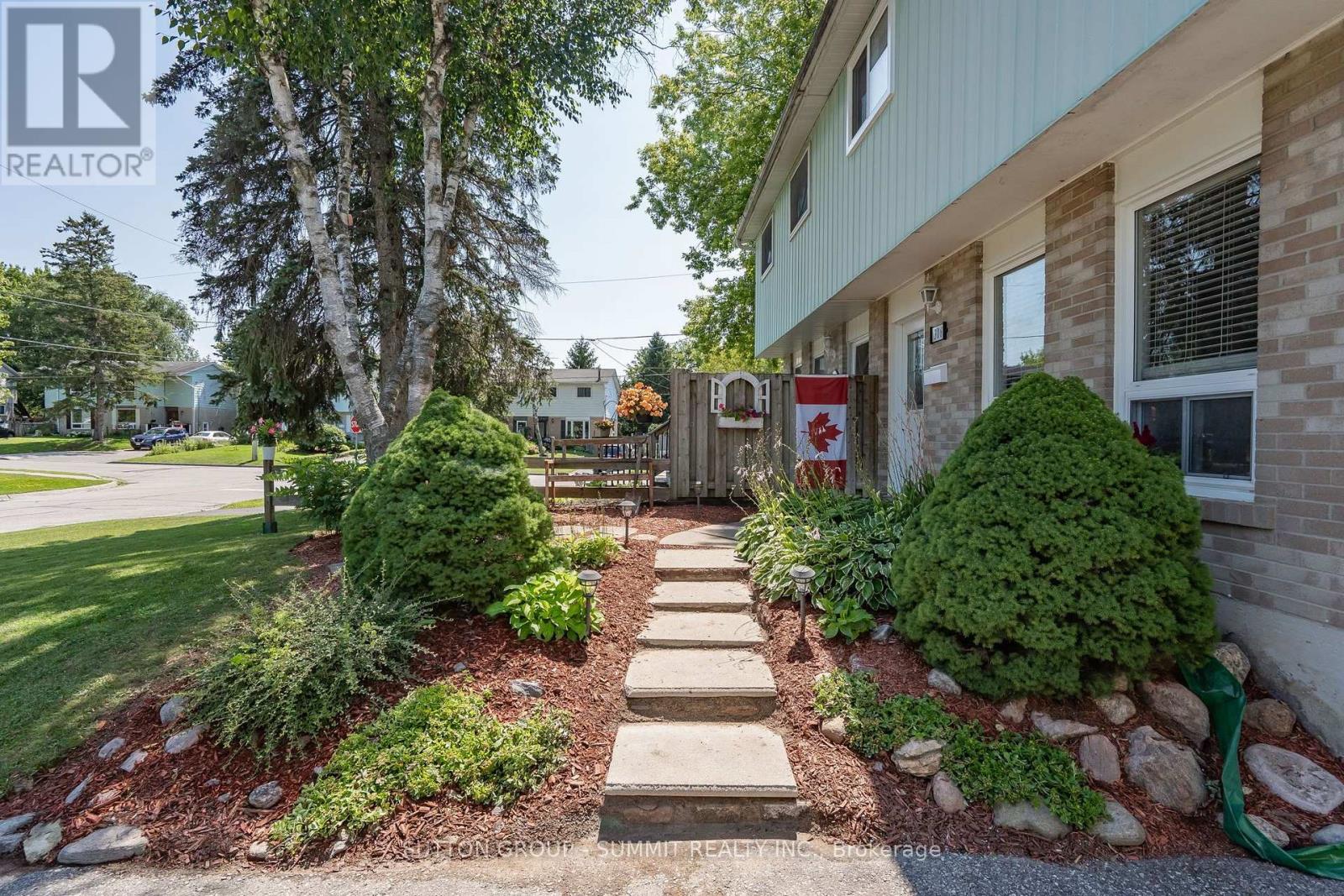 306 OAKWOOD COURT - 3