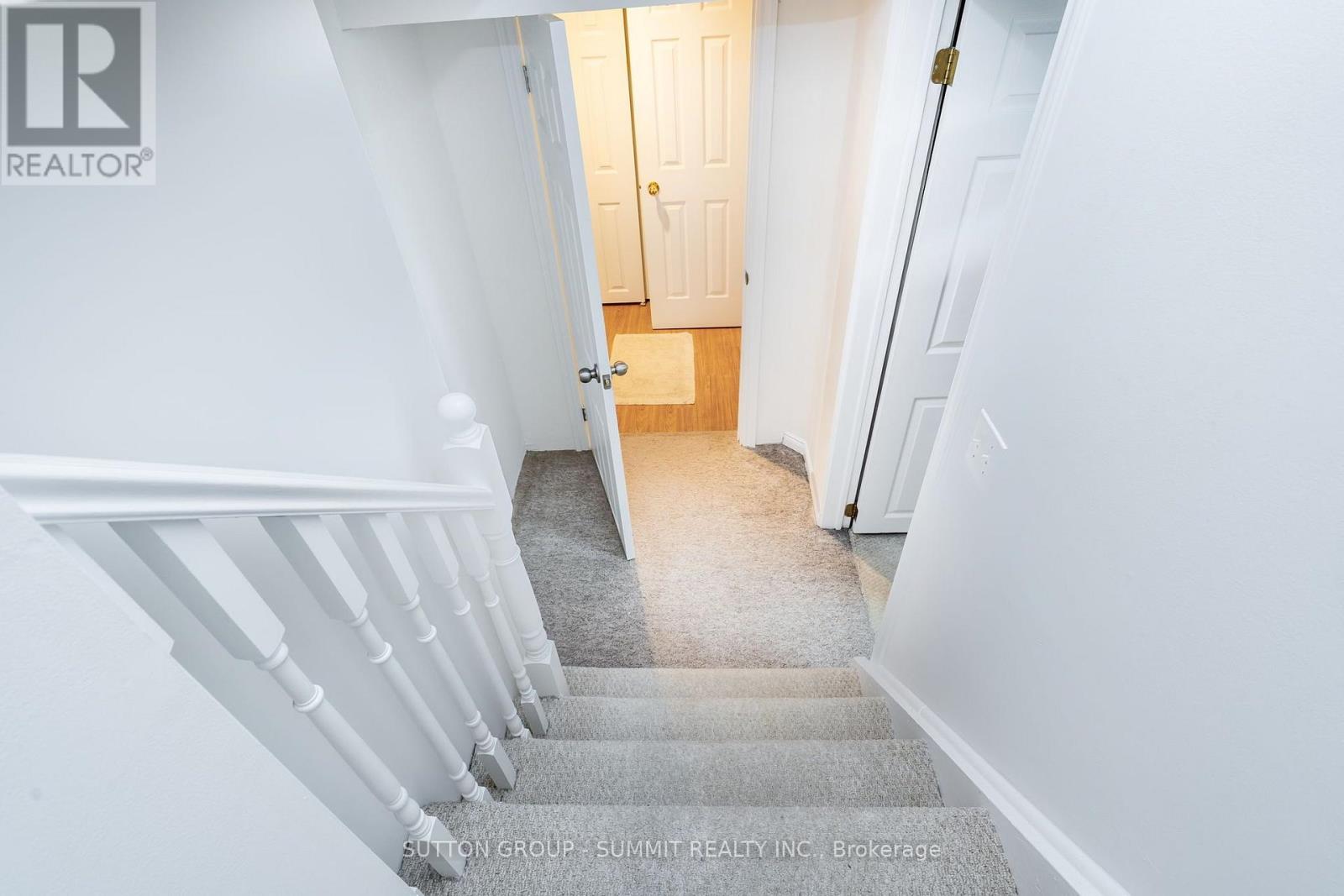 306 OAKWOOD COURT - 31