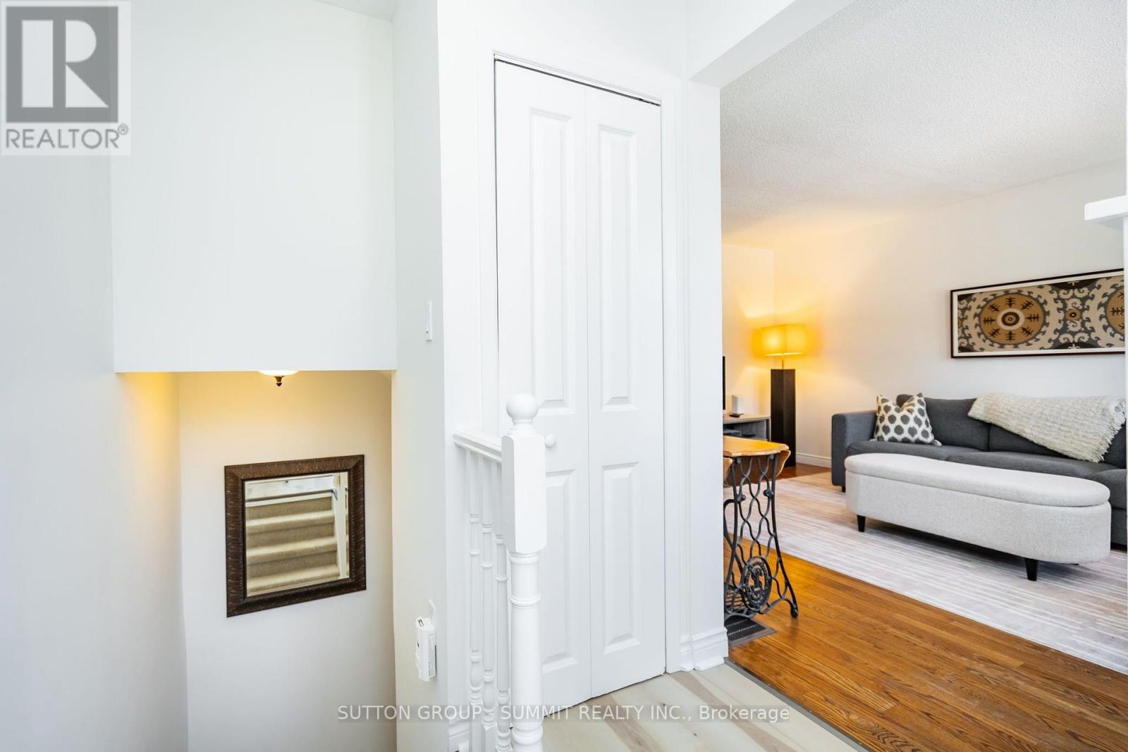 306 OAKWOOD COURT - 6