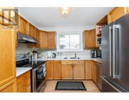 306 Oakwood Court, Newmarket, ON L3Y3C8 Photo 13