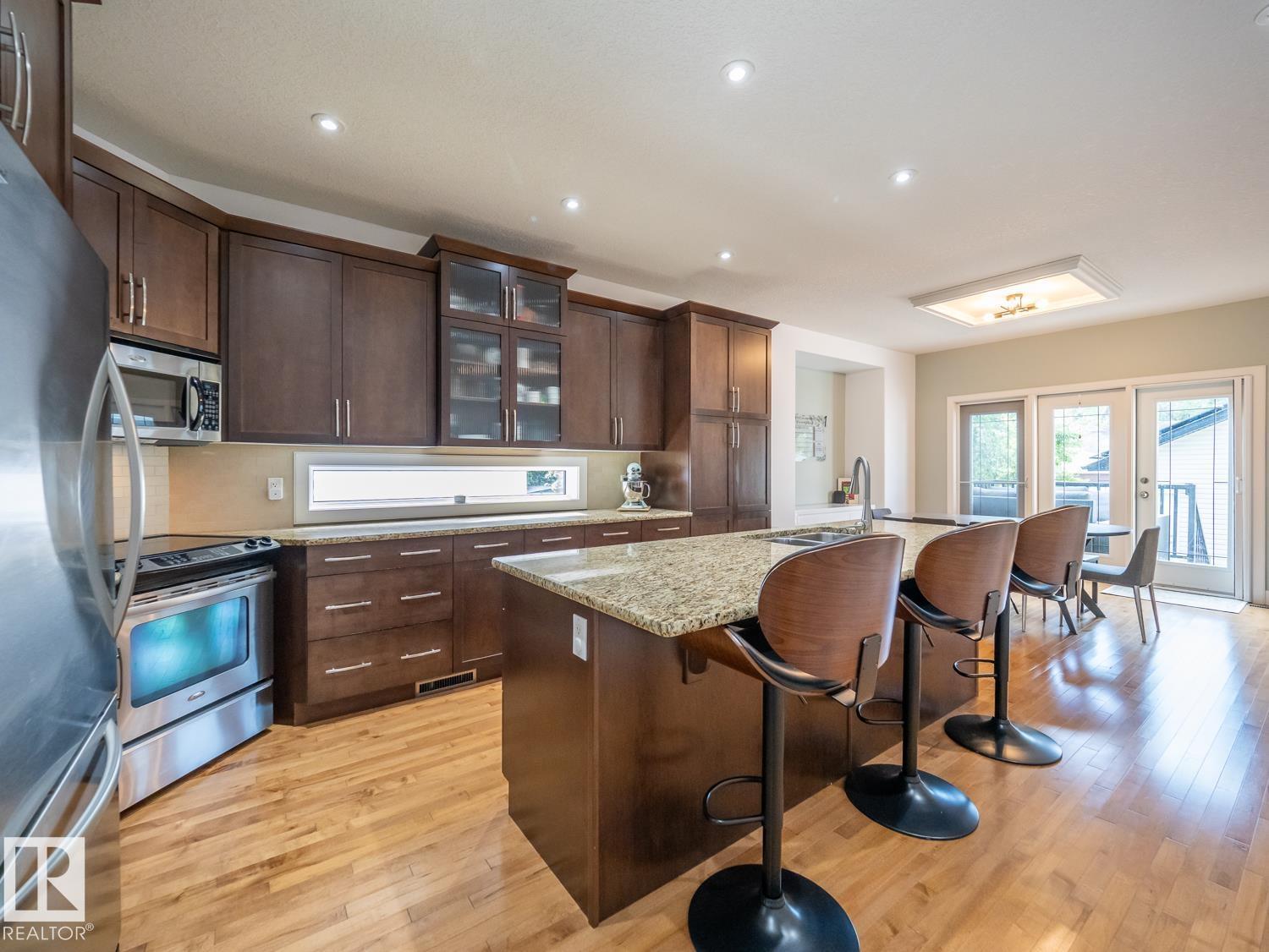 10957 75 AV NW - 10