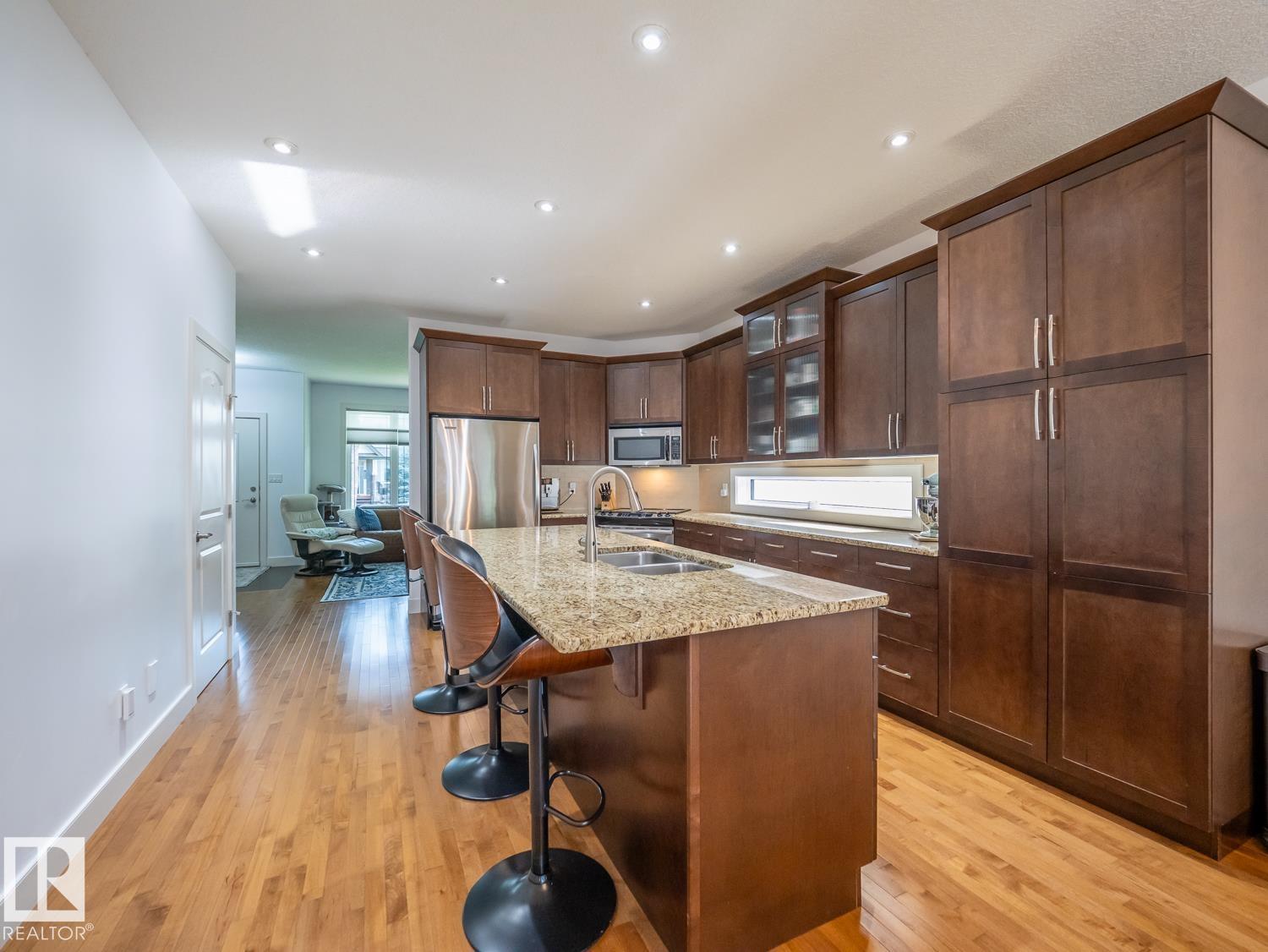 10957 75 AV NW - 11