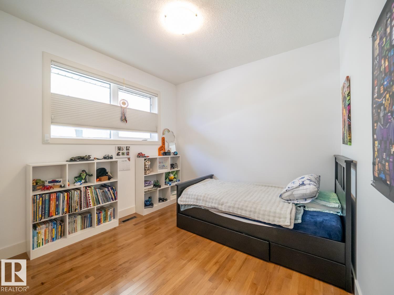 10957 75 AV NW - 28