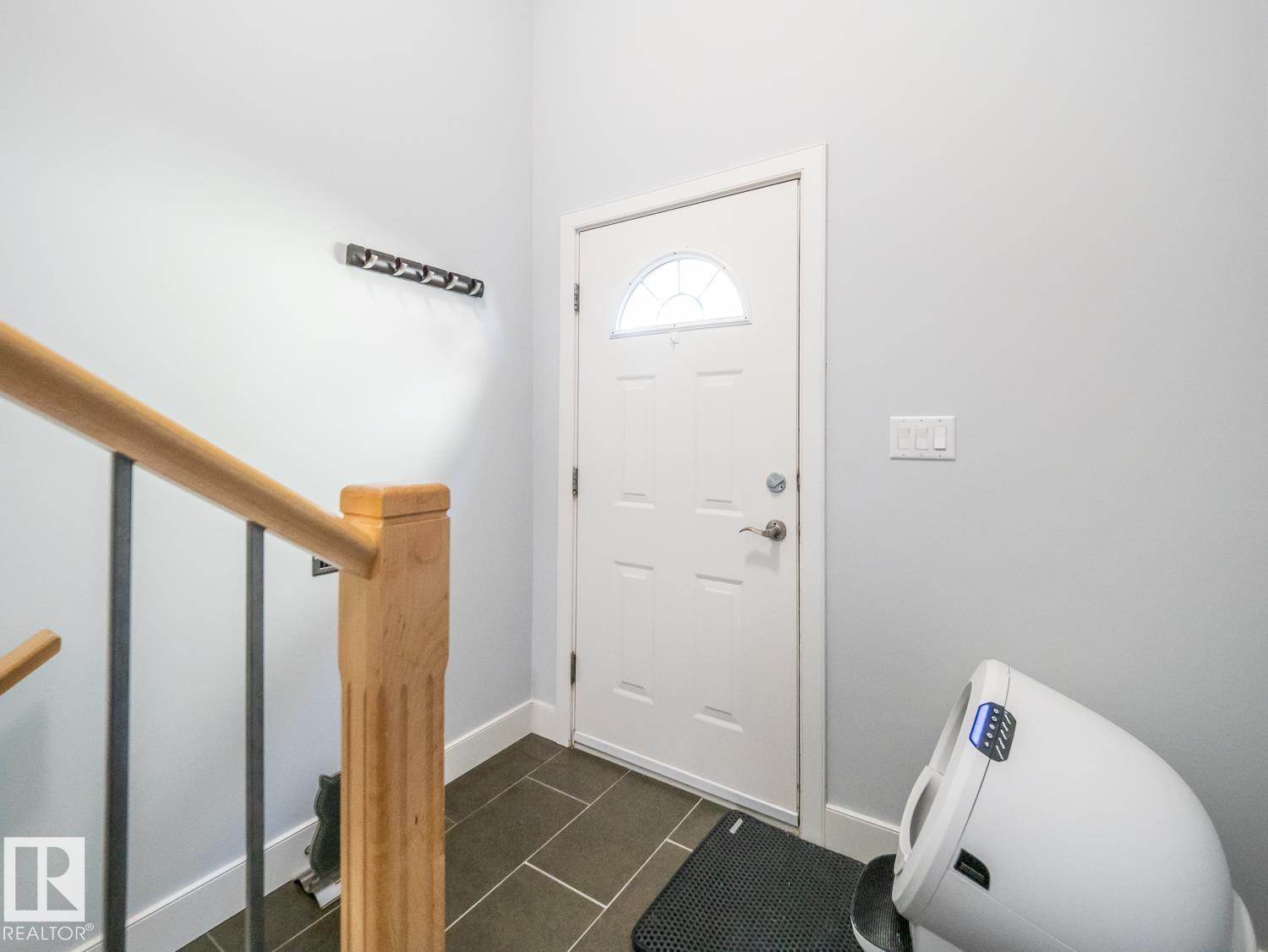 10957 75 AV NW - 35