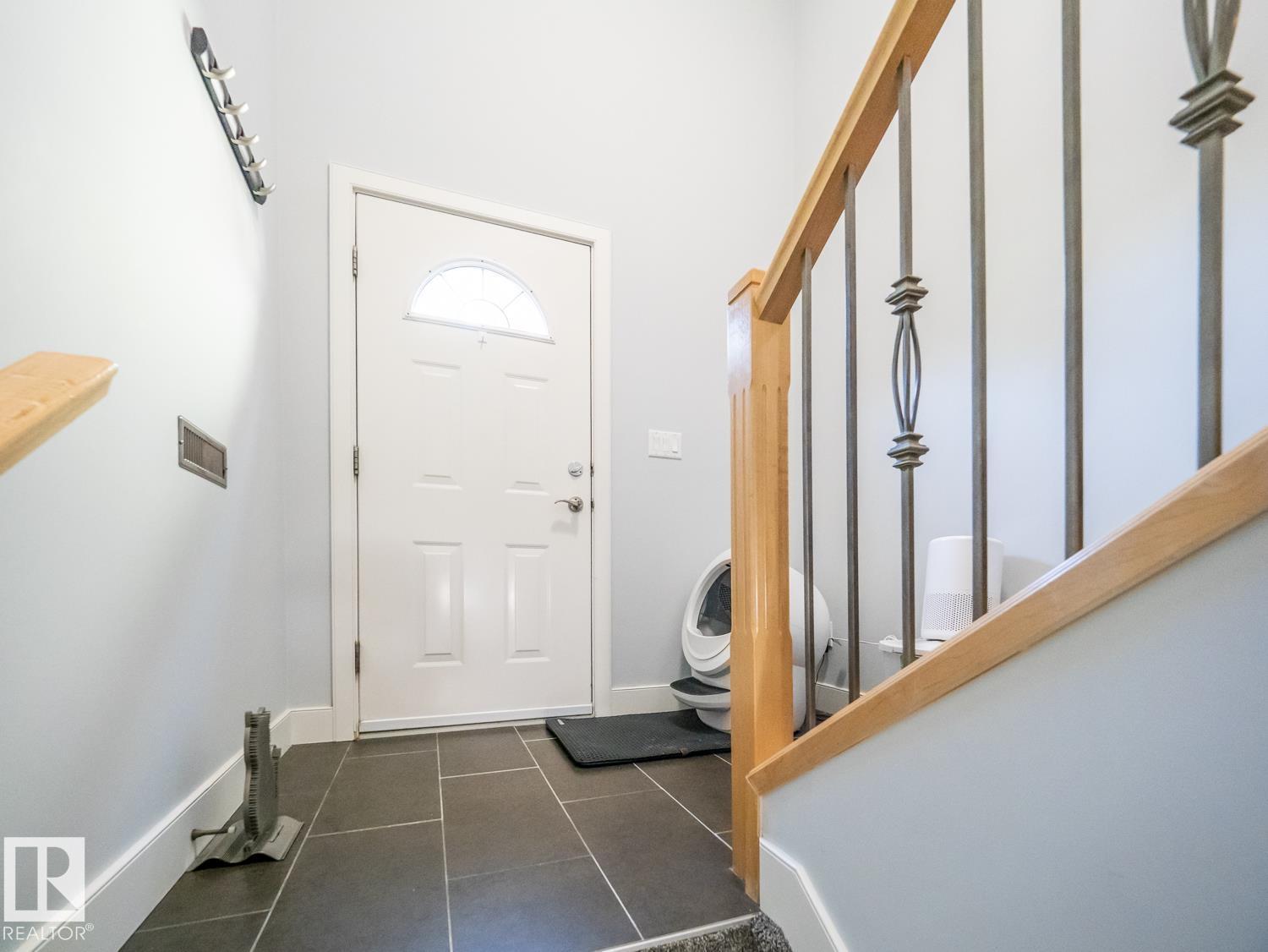 10957 75 AV NW - 36