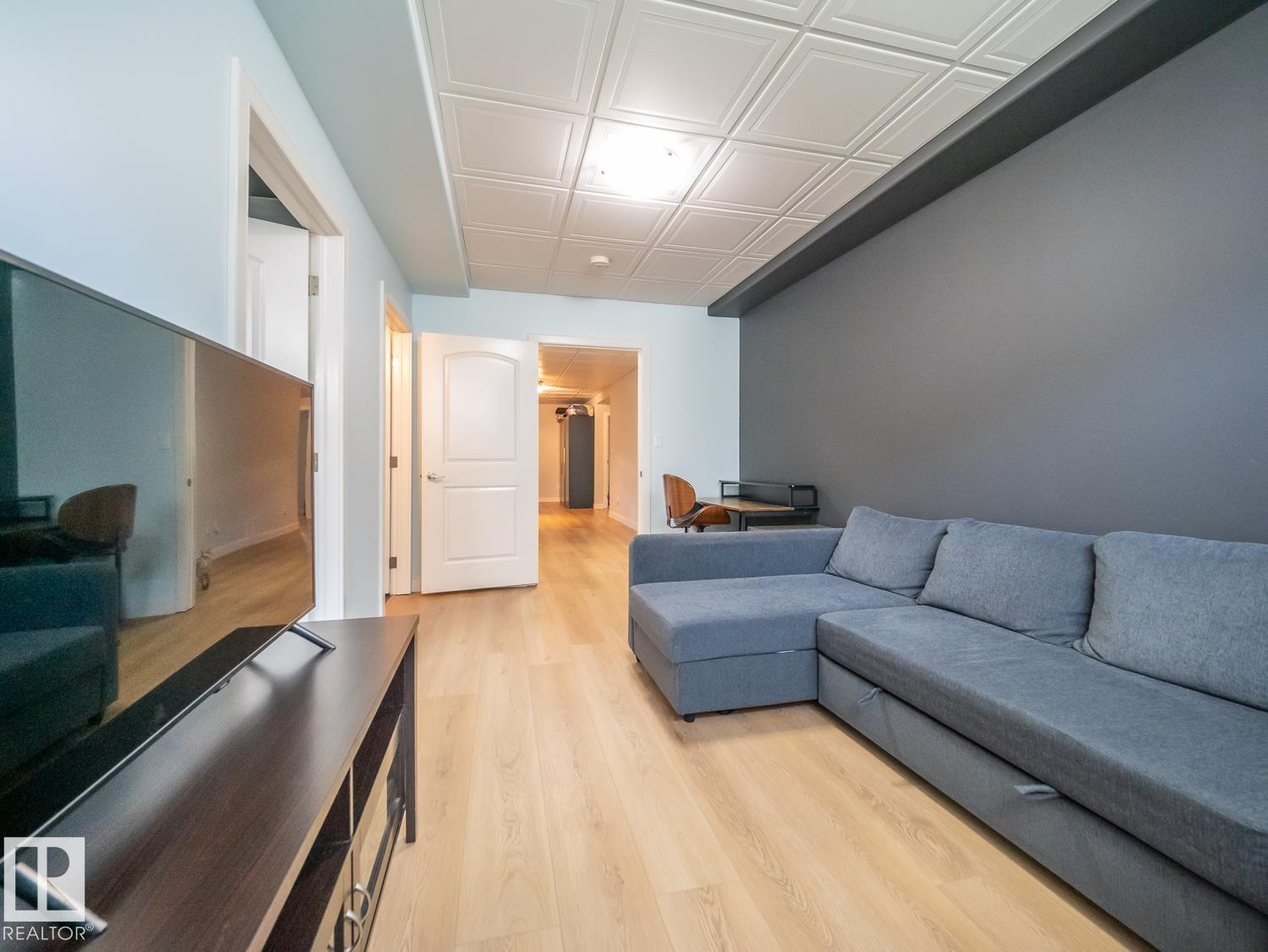 10957 75 AV NW - Image 39