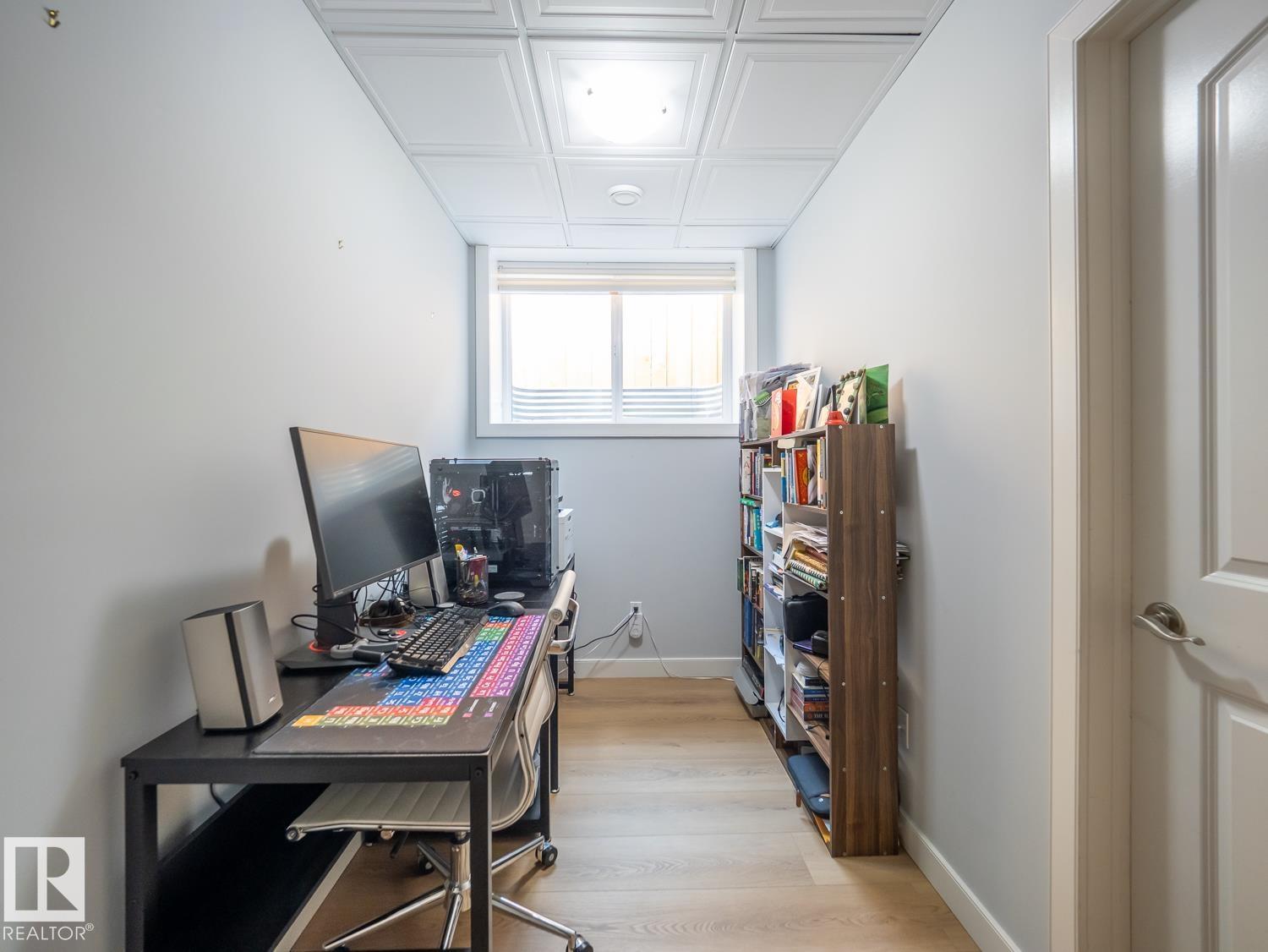 10957 75 AV NW - 55