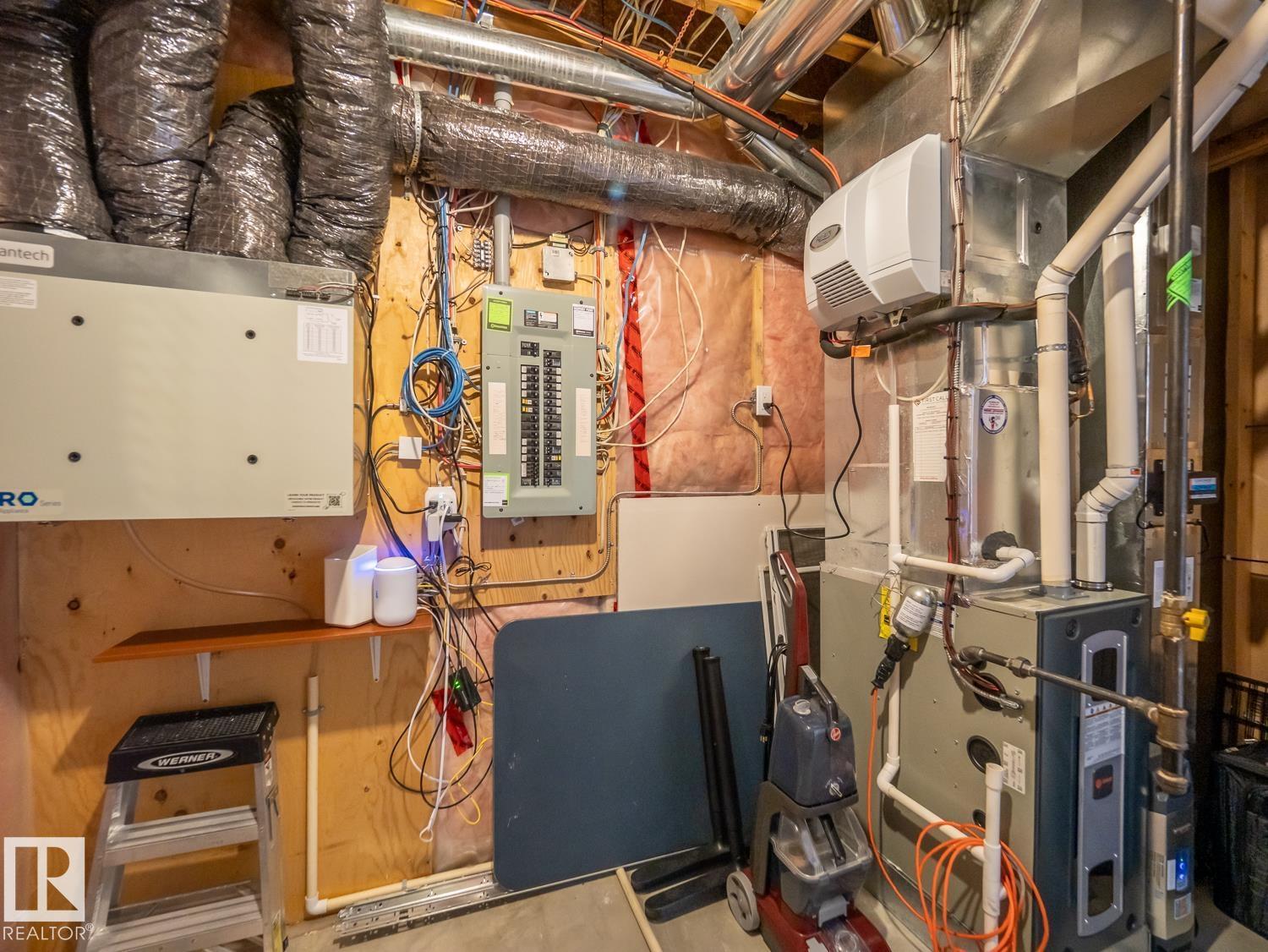 10957 75 AV NW - 57