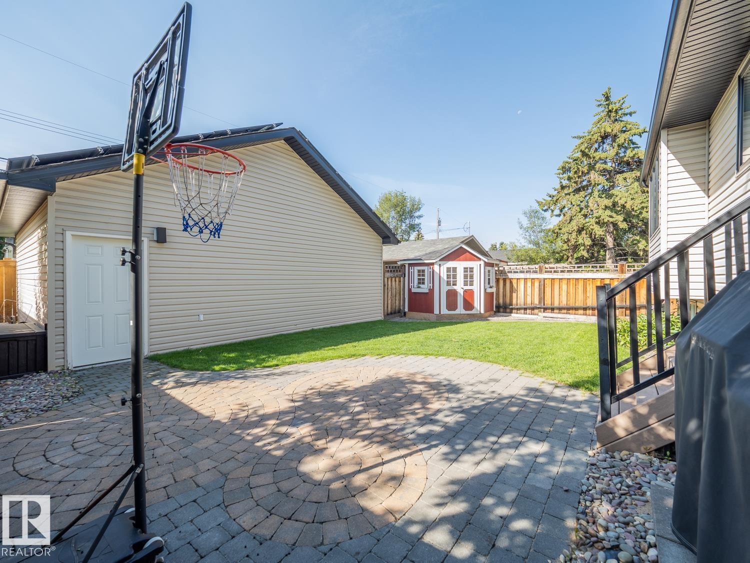10957 75 AV NW - 59