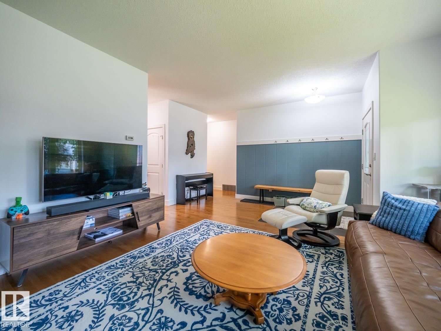 10957 75 AV NW - Image 7