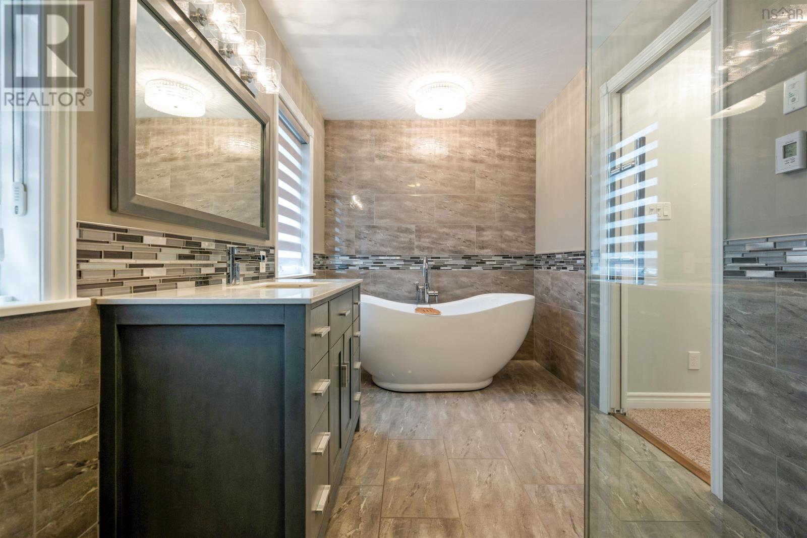 Property 24 of 49 of 17 Pineview Crescent
