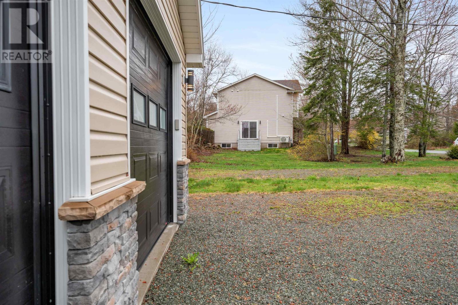 Property 38 of 49 of 17 Pineview Crescent