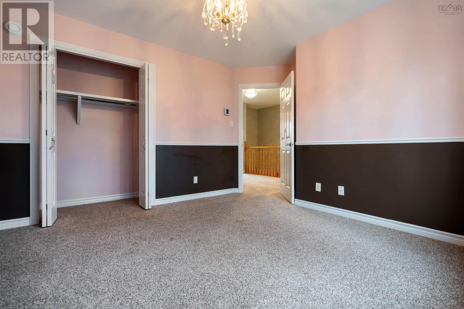 Property 27 of 49 of 17 Pineview Crescent