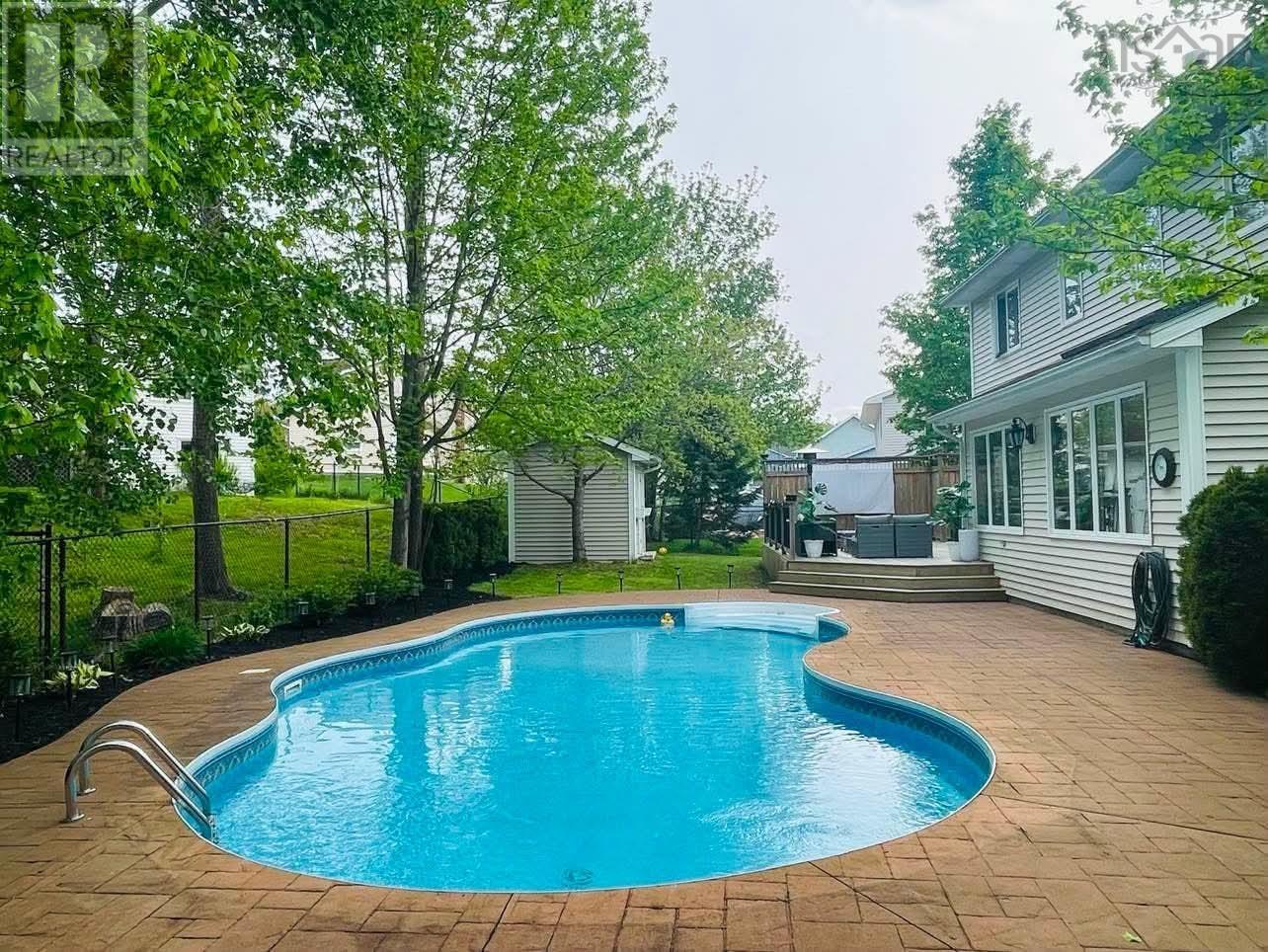 Property 44 of 49 of 17 Pineview Crescent