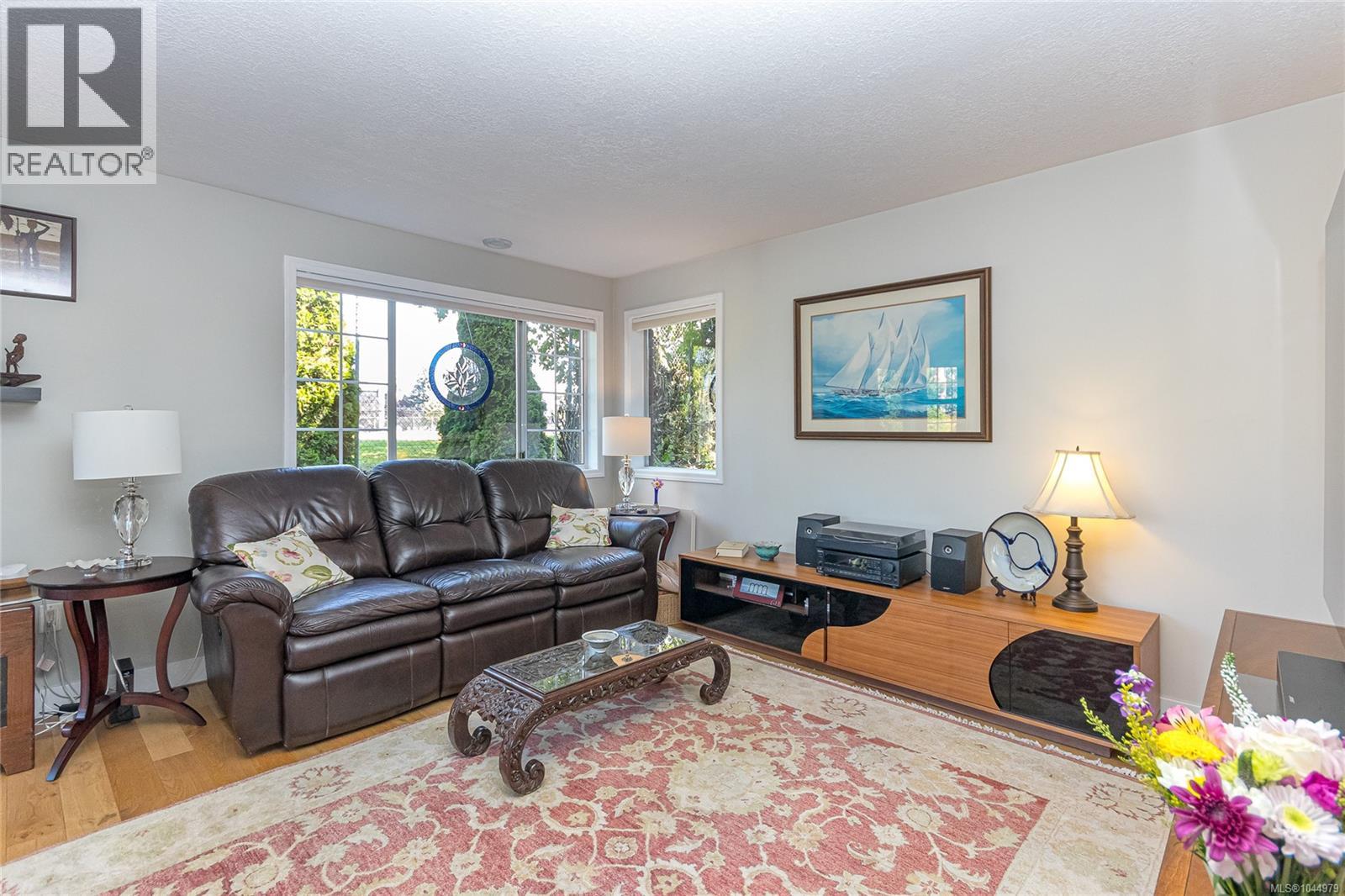 #101 1220 Fort St - Image 3