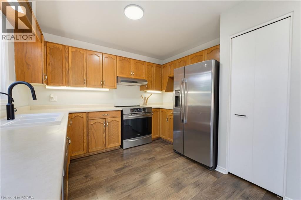 89 DUNDAS Street - Image 24