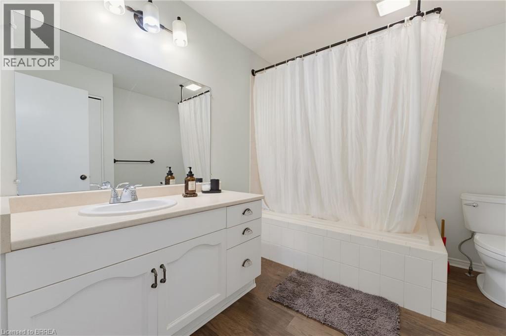 89 DUNDAS Street - Image 30