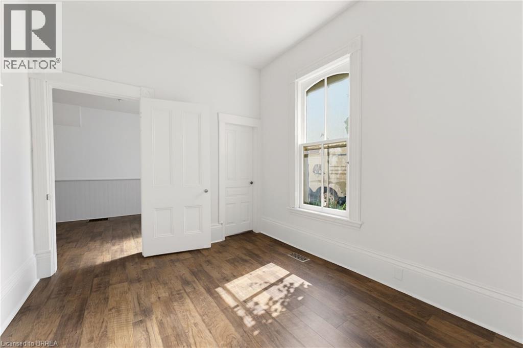 89 DUNDAS Street - 19