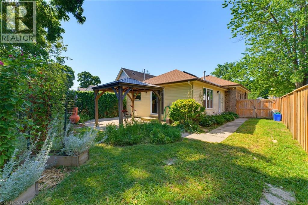 89 DUNDAS Street - 36