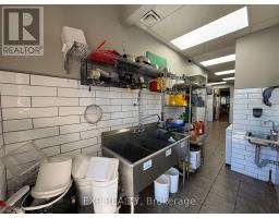 1579 Oxford Street E, London East, ON N5V1W5 Photo 7
