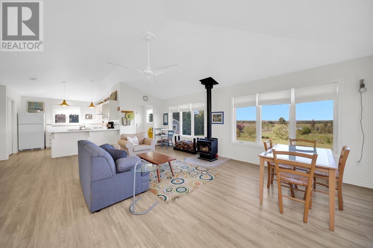 11 HOWE POINT Road - 11