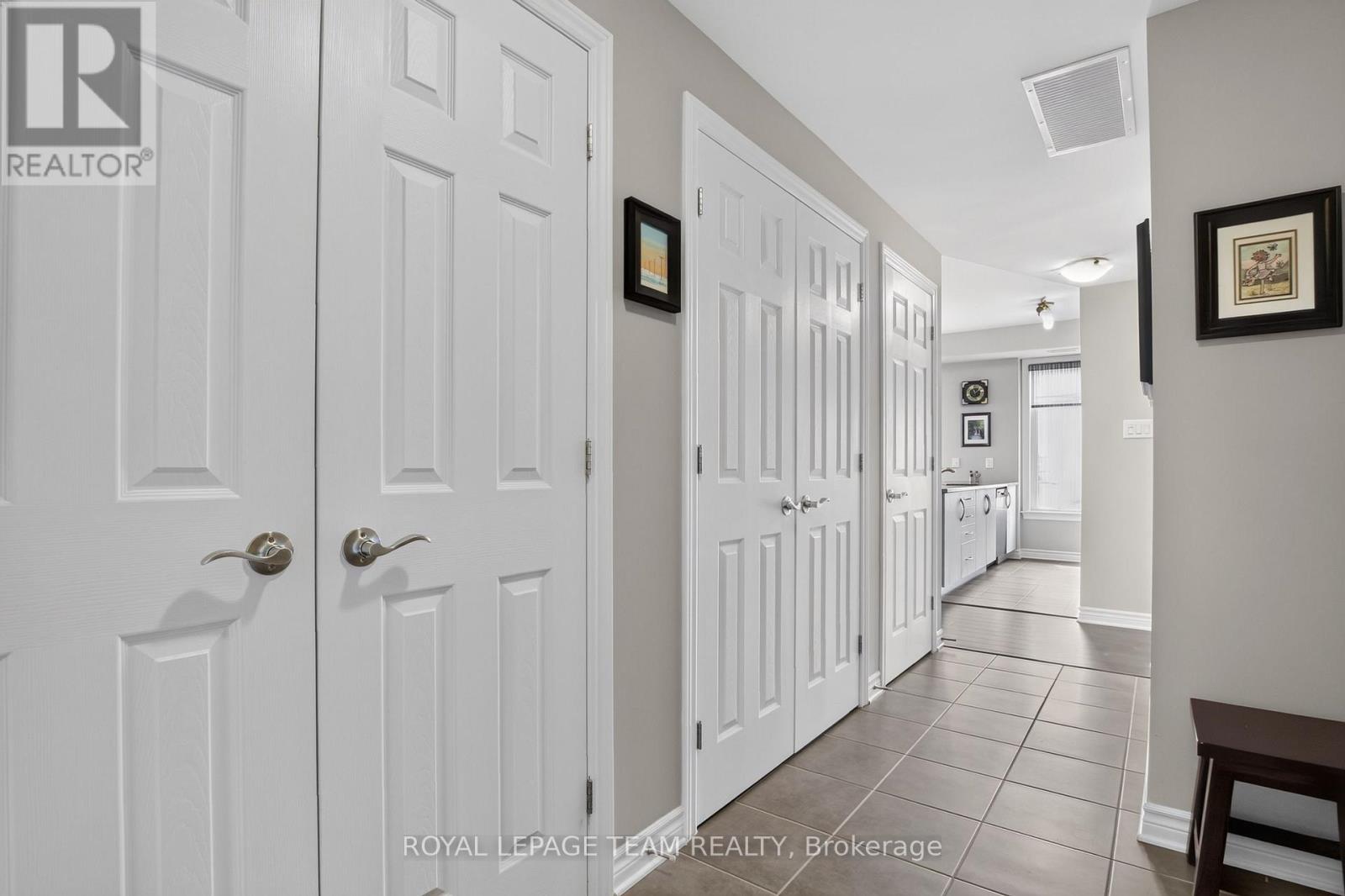 House for Rent in Ottawa – 203 – 330 JATOBA PRIVATE, Ottawa – By Peter Sagos - Image 9