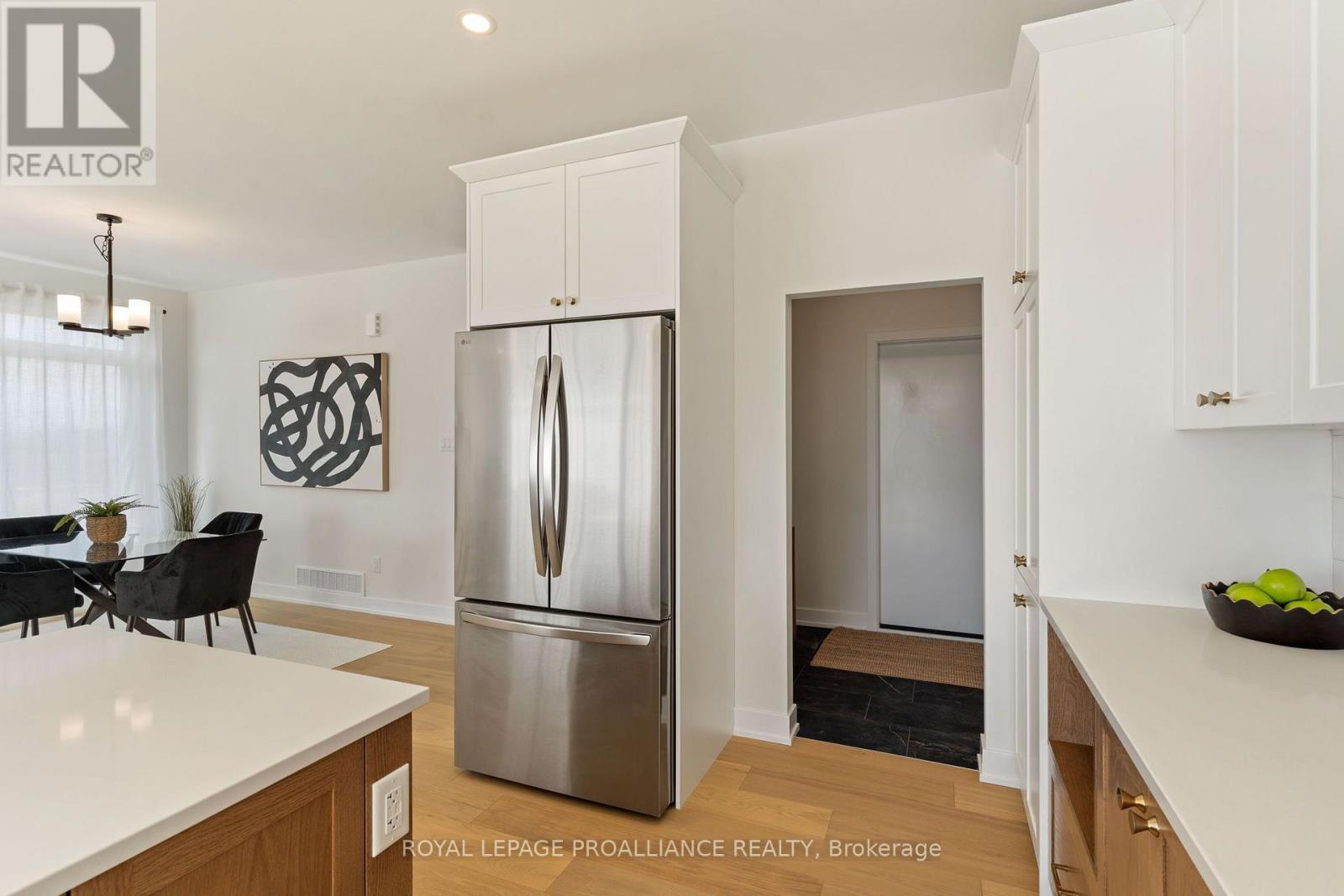 1070 TURNER DRIVE - 23