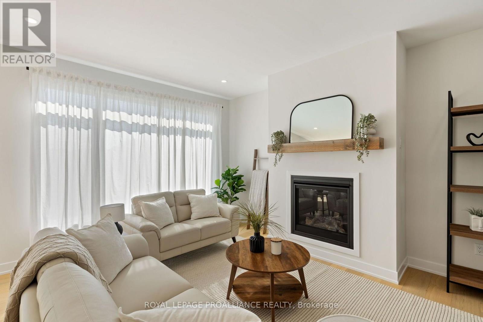 1070 TURNER DRIVE - 31