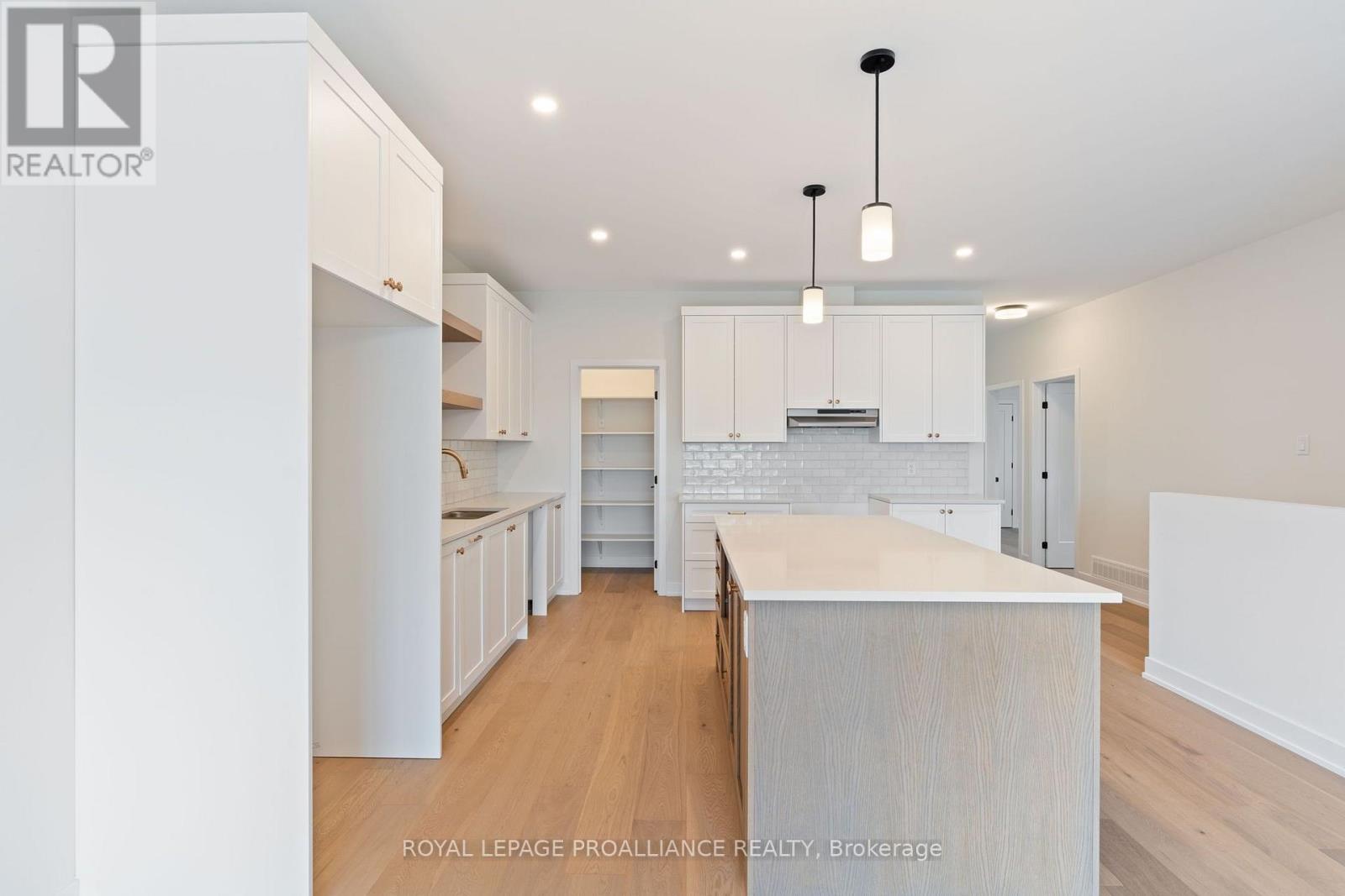 1051 MOORE STREET - Image 17